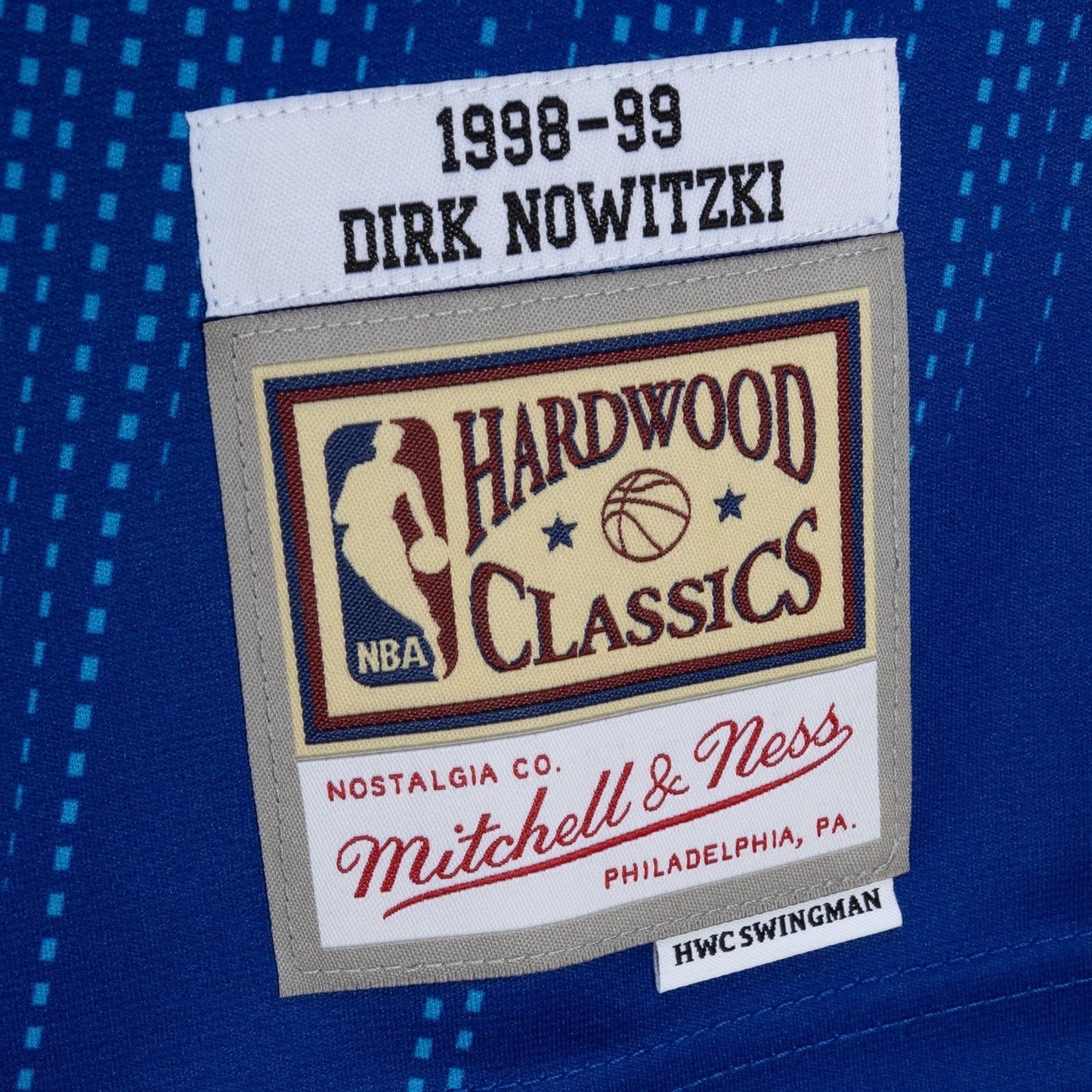 Mitchell & Ness Men's Dallas Mavericks Swingman Jersey